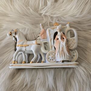 Peach Elegance Gift Craft Porcelain Horse and Carriage Figurine